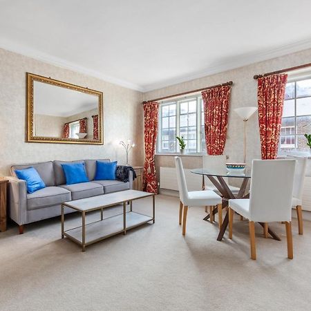 The Mayfair Large Snug London Bagian luar foto