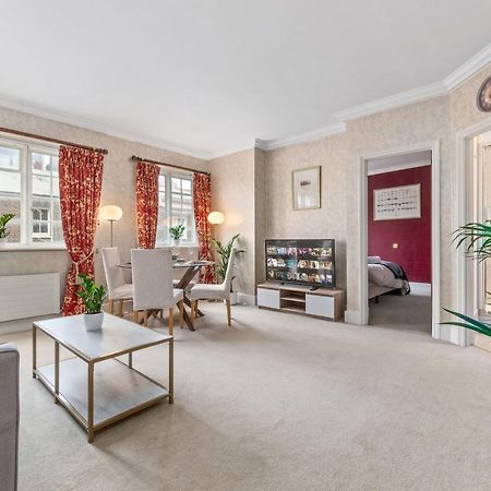The Mayfair Large Snug London Bagian luar foto