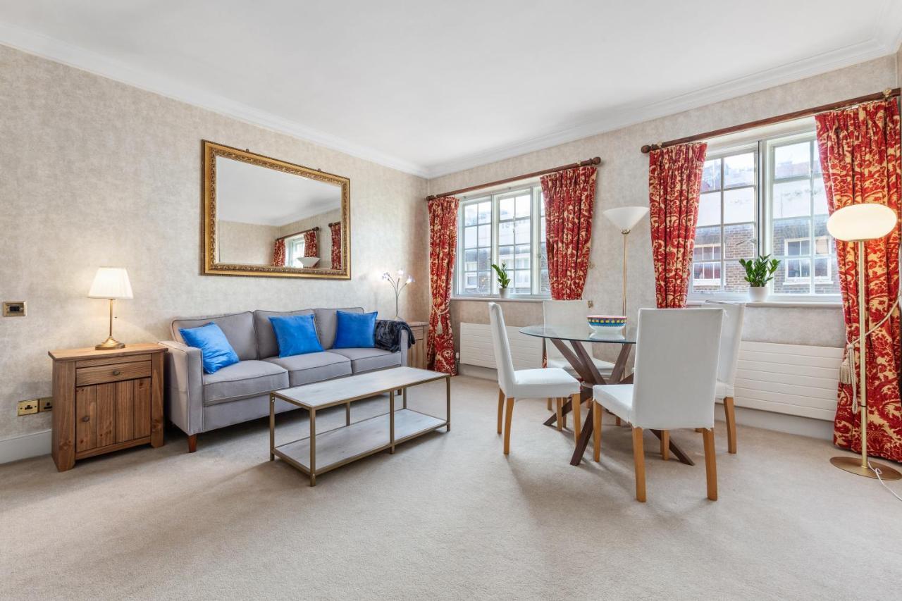 The Mayfair Large Snug London Bagian luar foto