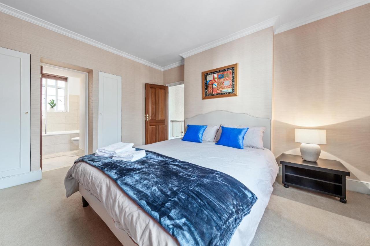 The Mayfair Large Snug London Bagian luar foto