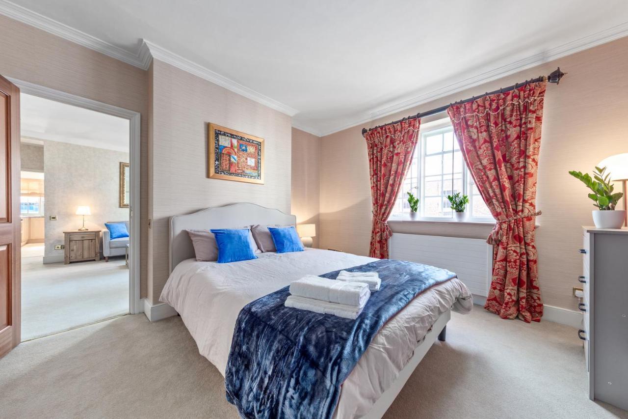 The Mayfair Large Snug London Bagian luar foto