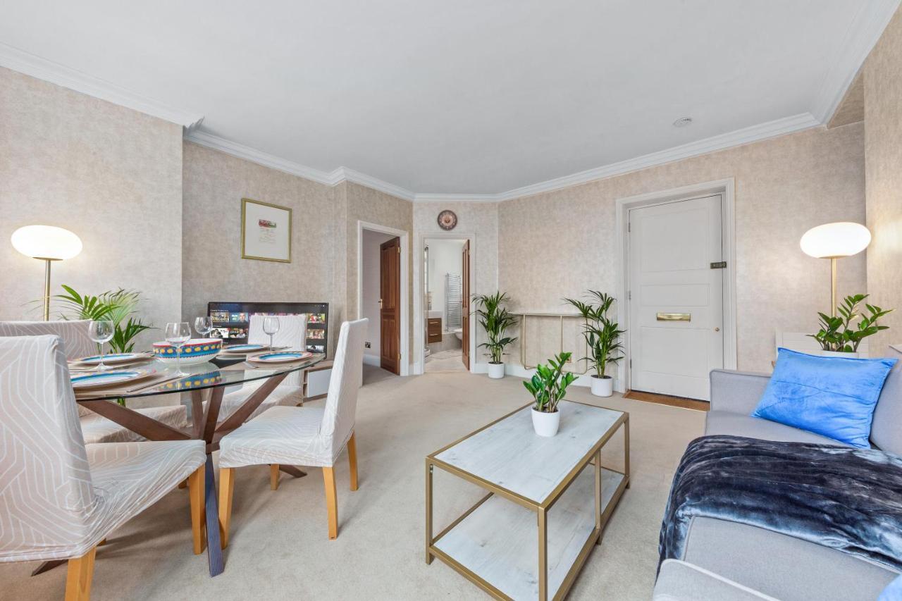 The Mayfair Large Snug London Bagian luar foto